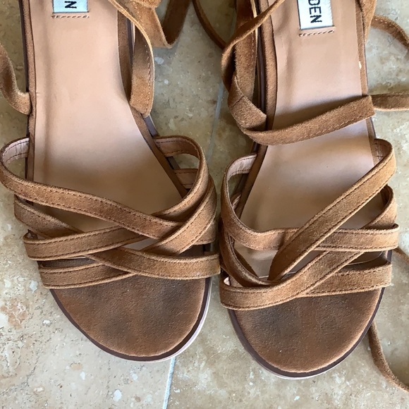 Steve Madden Revere Suede chunky heel Sandal - Picture 7 of 8